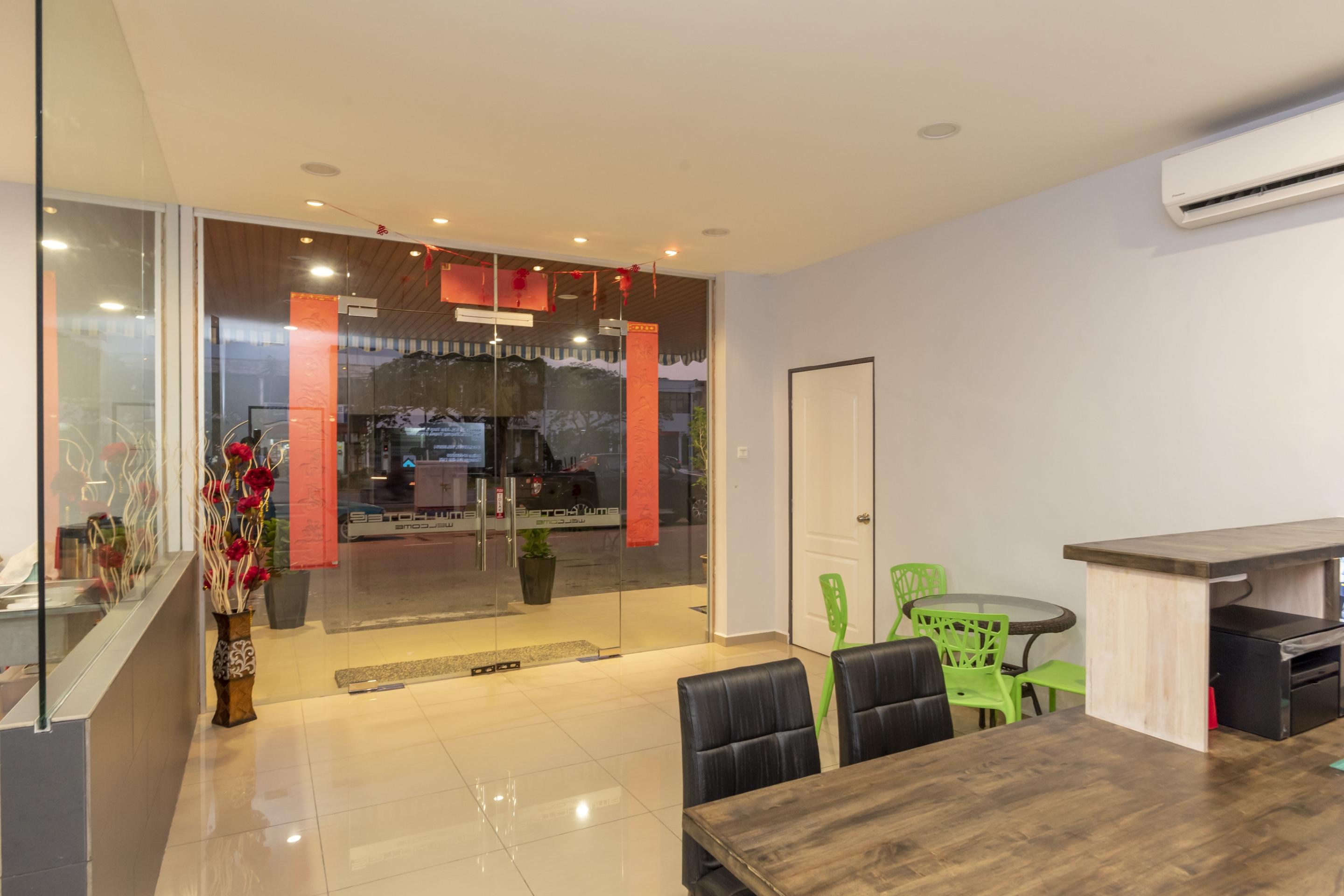 Oyo 778 Bmw 2 Hotel Muar Extérieur photo