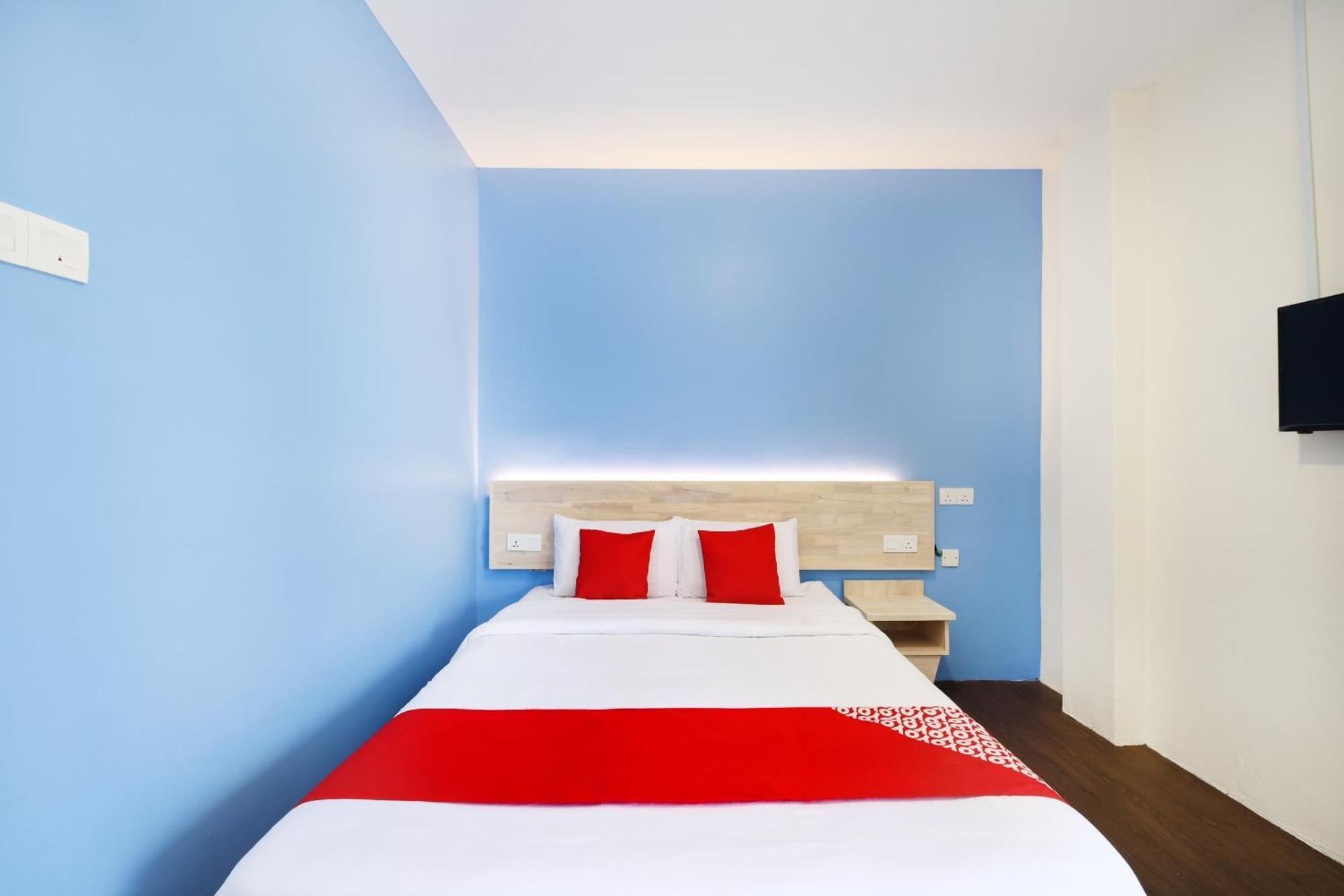Oyo 778 Bmw 2 Hotel Muar Extérieur photo