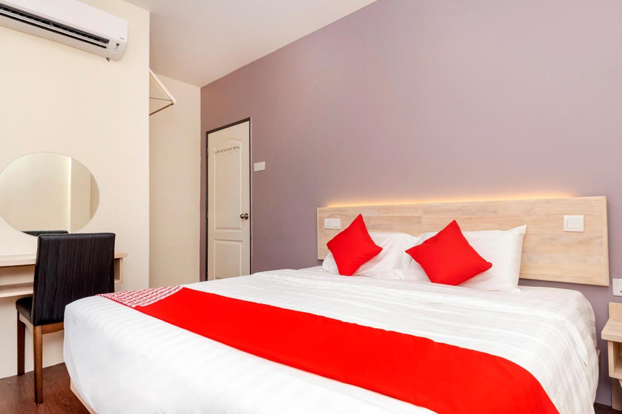 Oyo 778 Bmw 2 Hotel Muar Extérieur photo