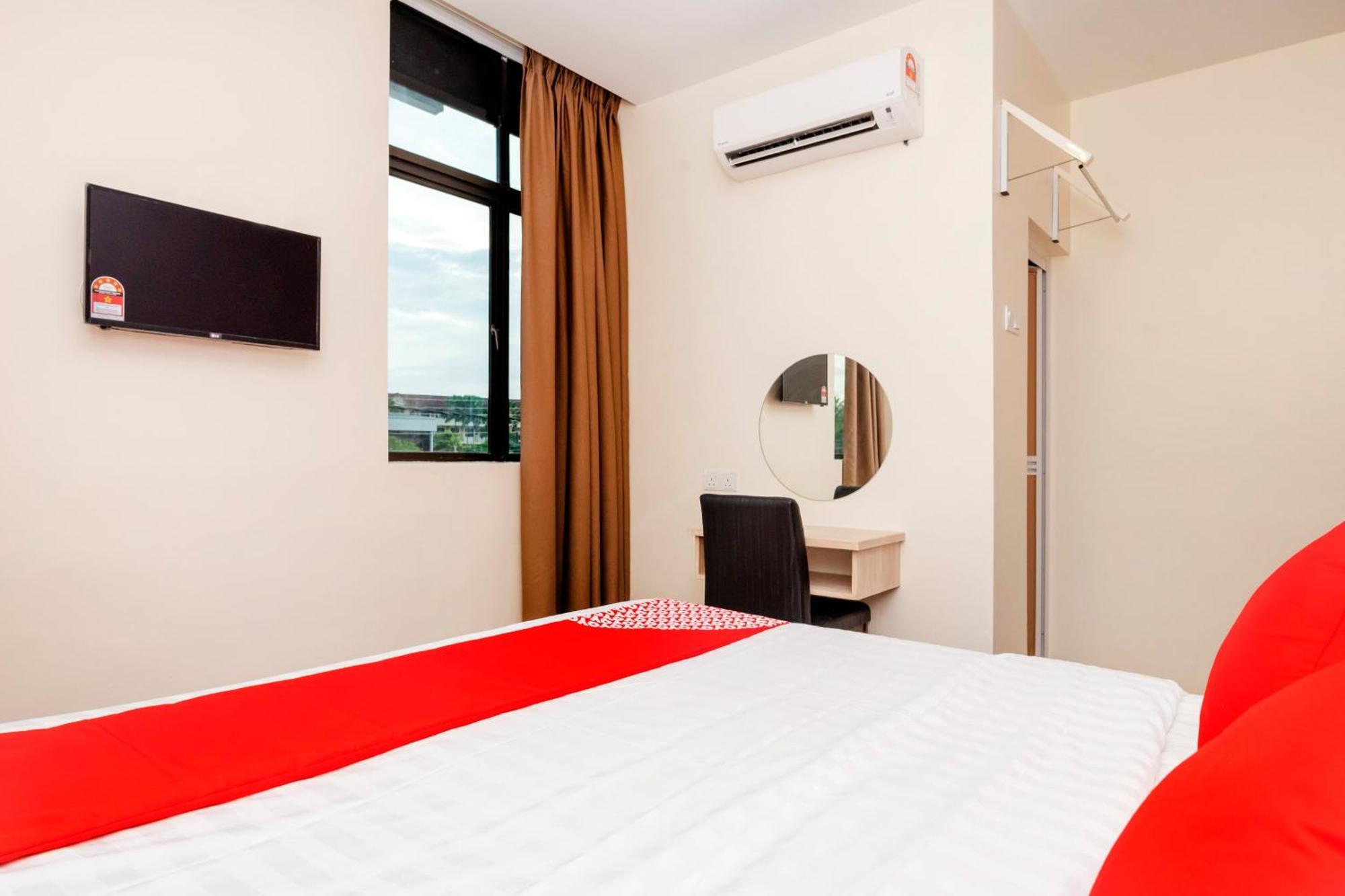 Oyo 778 Bmw 2 Hotel Muar Extérieur photo
