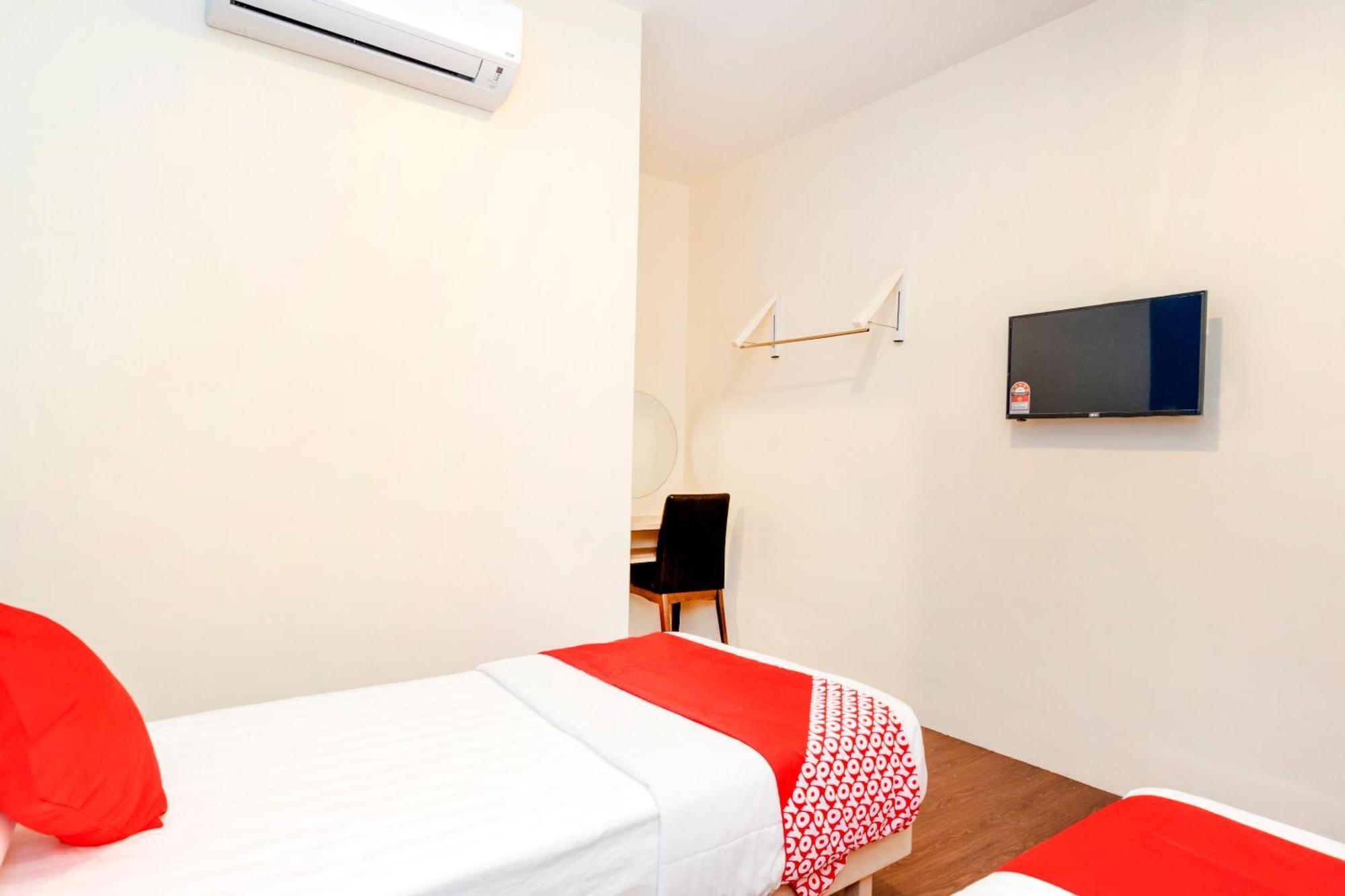 Oyo 778 Bmw 2 Hotel Muar Extérieur photo