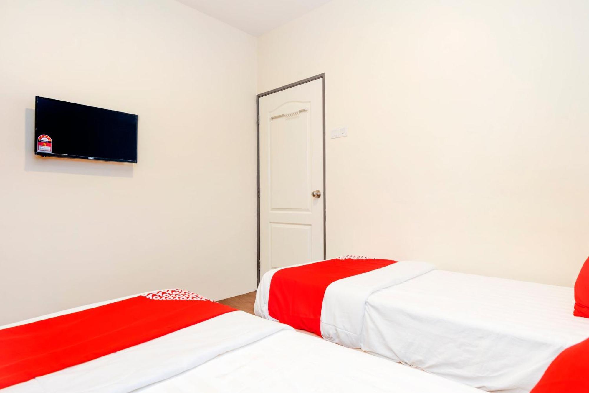 Oyo 778 Bmw 2 Hotel Muar Extérieur photo